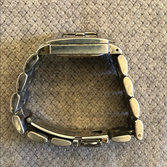 Gucci Metallic Square Watch with Black Dial main image 7